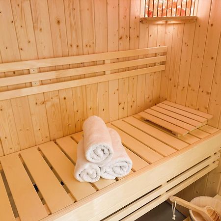 Coco Romantic In Central Antwerp - Sauna Exterior foto
